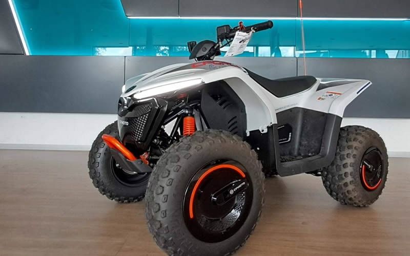 cfmoto gladiator ev110 predni bocni pohled